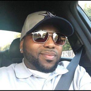 Meet your Posher, Emanuel